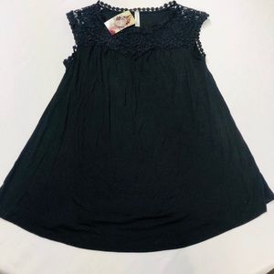 Black Sleeveless Lace Top M